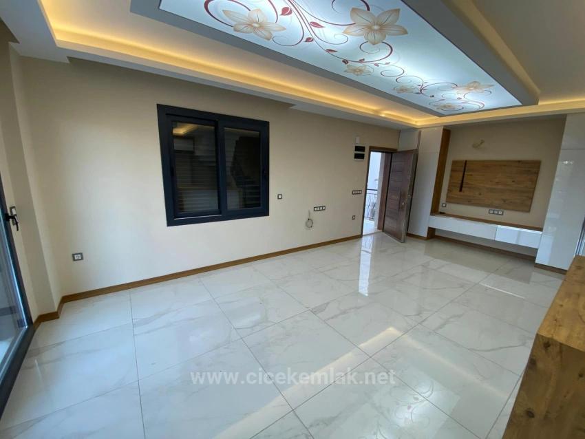 3+1 Villa Zum Verkauf Im Stadtzentrum Von Seferihisar, Izmir