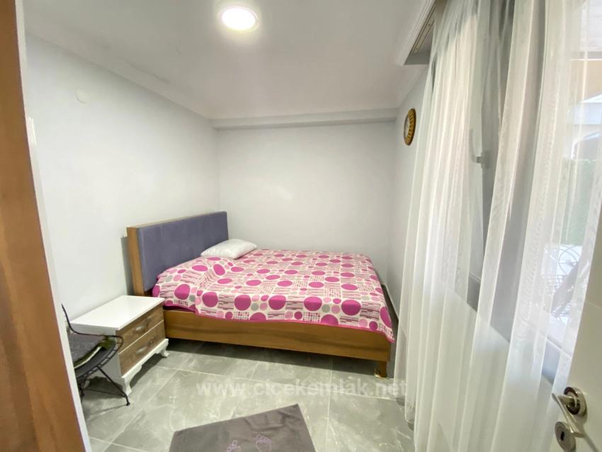 1+1 Wohnung Zum Verkauf In Doğanbey, Seferihisar, İzmir, 150 Meter Vom Meer Entfernt.