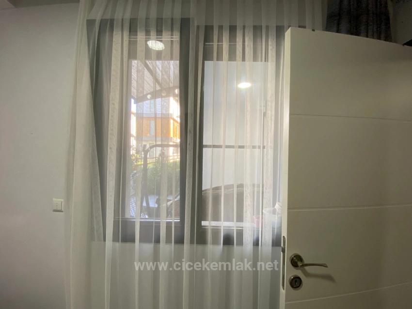 1+1 Wohnung Zum Verkauf In Doğanbey, Seferihisar, İzmir, 150 Meter Vom Meer Entfernt.