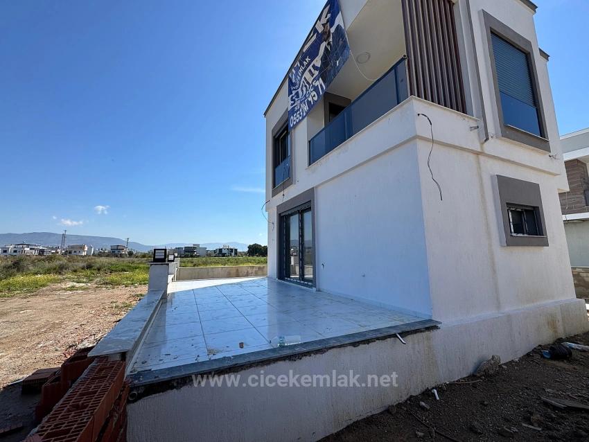 2+1 Freistehende Villa Zum Verkauf In Doğanbey, Seferihisar, İzmir