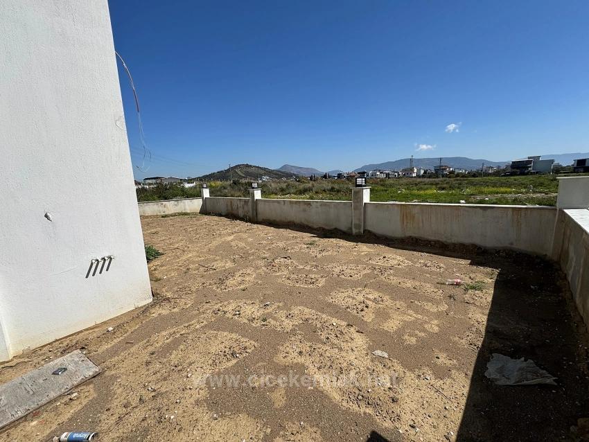 2+1 Freistehende Villa Zum Verkauf In Doğanbey, Seferihisar, İzmir