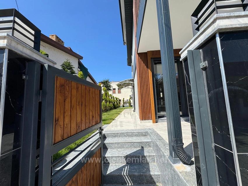 3+1 Villa Zum Verkauf In Ürkmez, Seferihisar, İzmir, Nur 40 Meter Vom Meer Entfernt.