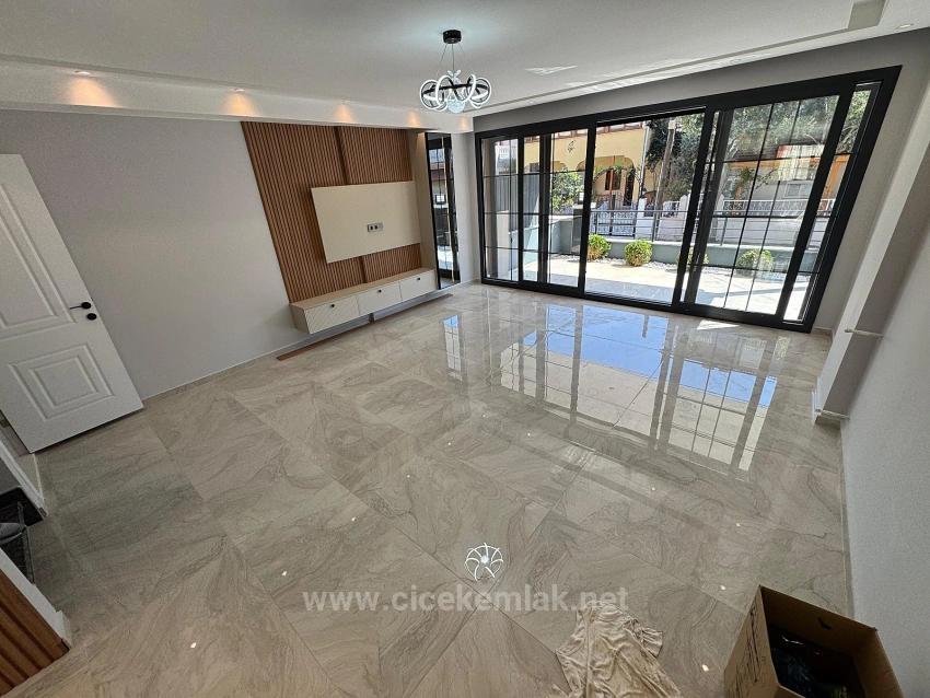 3+1 Villa Zum Verkauf In Ürkmez, Seferihisar, İzmir, Nur 40 Meter Vom Meer Entfernt.