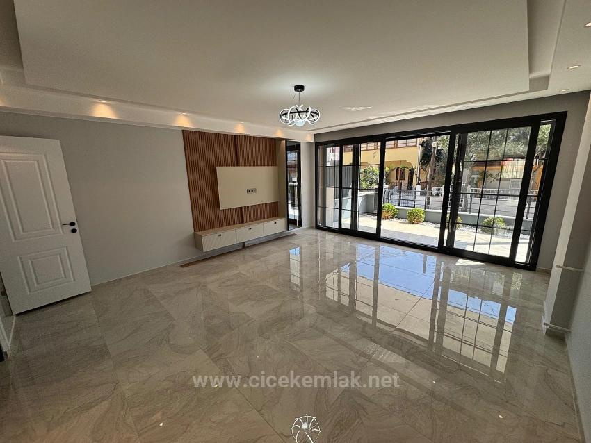 3+1 Villa Zum Verkauf In Ürkmez, Seferihisar, İzmir, Nur 40 Meter Vom Meer Entfernt.