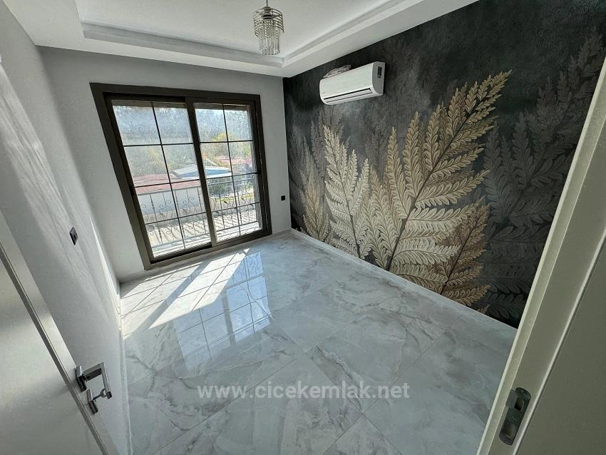 3+1 Villa Zum Verkauf Im Zentrum Von İzmir Seferihisar Ürkmez, Nur 40 Meter Vom Meer Entfernt