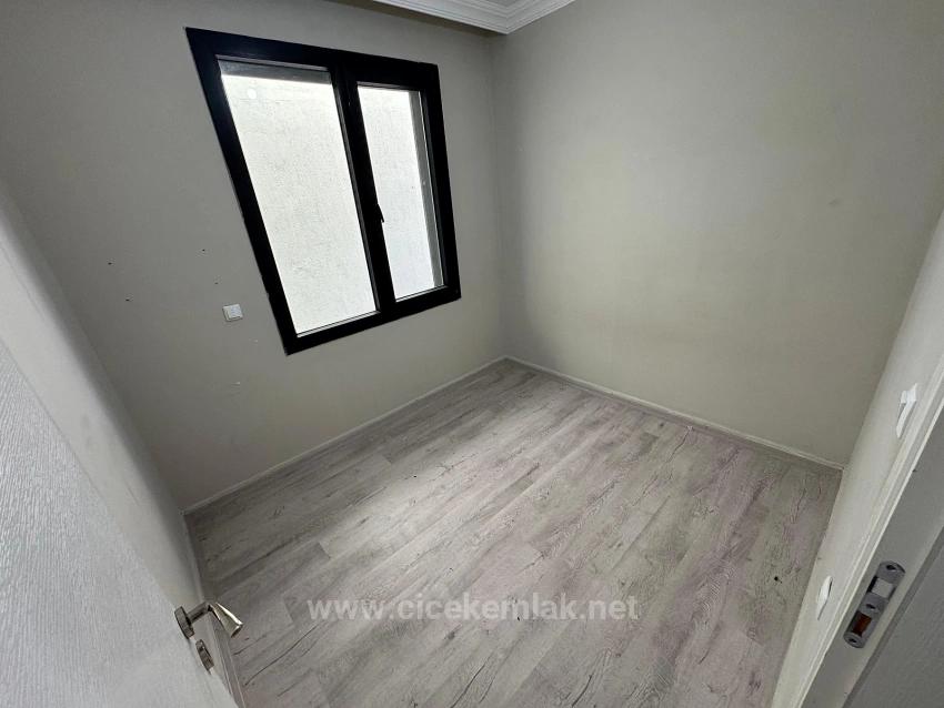 1+1 Wohnung Zum Verkauf In Ürkmez, Seferihisar, İzmir, 60 Meter Vom Meer Entfernt.