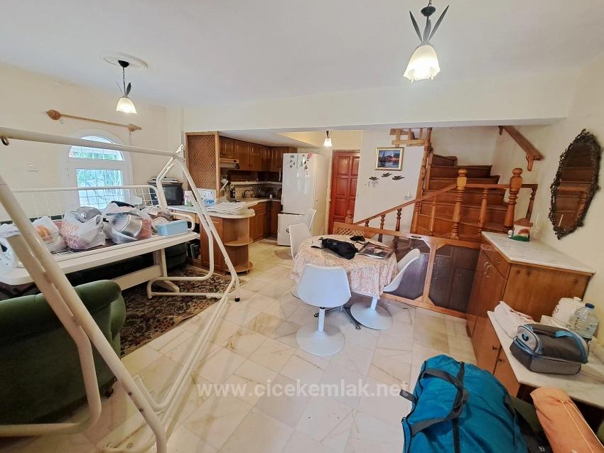 4+1 Villa Zum Verkauf In Einer Geschlossenen Wohnanlage Mit Pool In Doğanbey, Seferihisar, İzmir