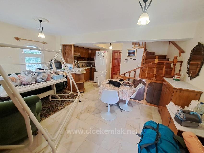 4+1 Villa Zum Verkauf In Einer Geschlossenen Wohnanlage Mit Pool In Doğanbey, Seferihisar, İzmir