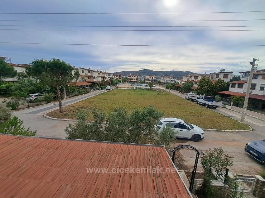 4+1 Villa Zum Verkauf In Einer Geschlossenen Wohnanlage Mit Pool In Doğanbey, Seferihisar, İzmir