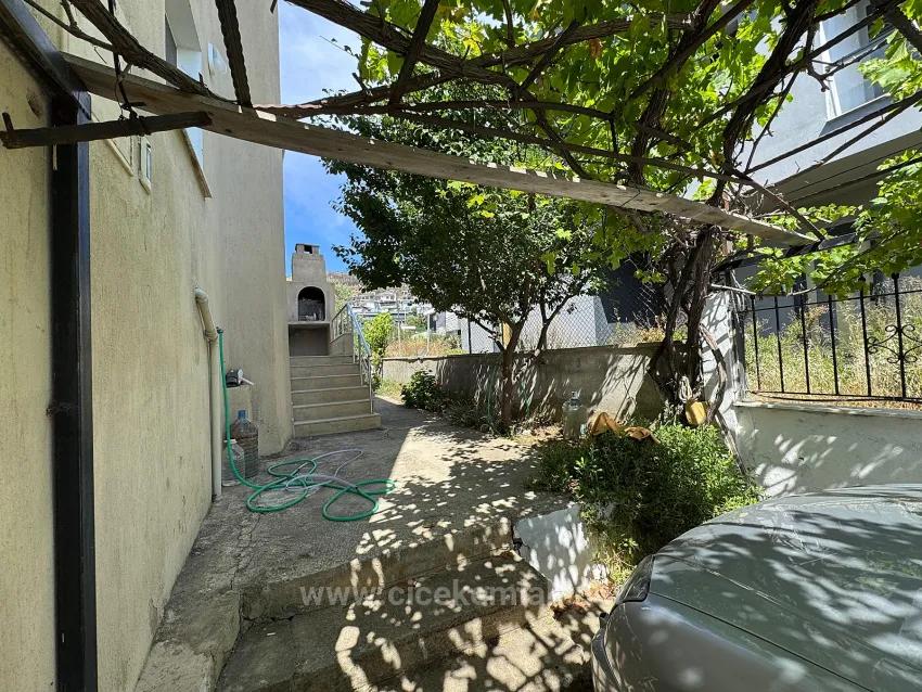 İzmir Seferihisar Atatürk Mahallesin De Satılık 3+1 Villa Wird Zu: In İzmir Seferihisar Im Atatürk Viertel Befindet Sich Eine 3+1 Villa Zum Verkauf