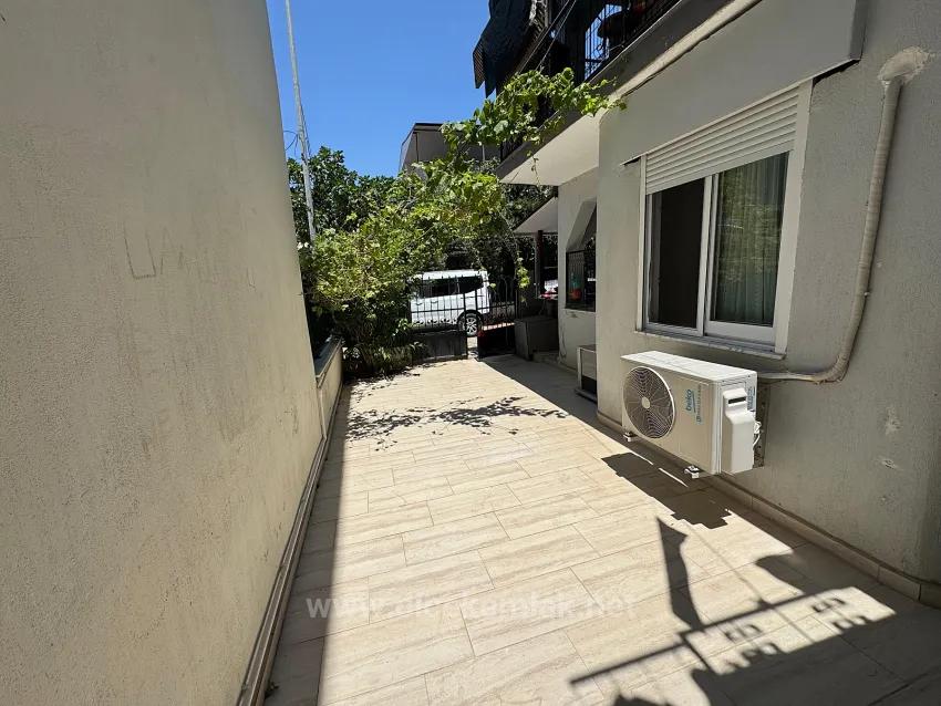 İzmir Seferihisar Ürkmez Zentrum Ist Nur 50 Meter Vom Meer Entfernt, 2+1 Wohnung Zum Verkauf