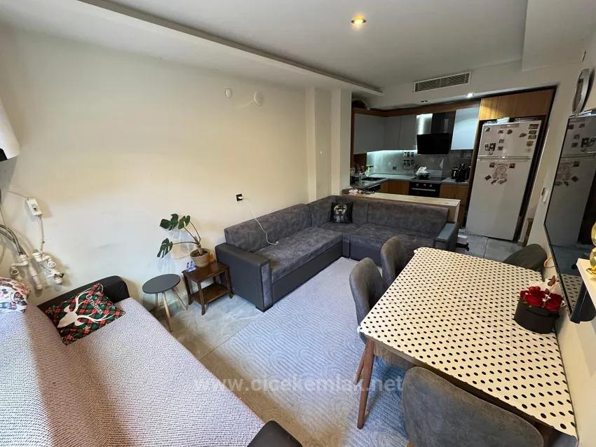 İzmir Seferihisar Ürkmez Zentrum In 2+1 Wohnung Zum Verkauf