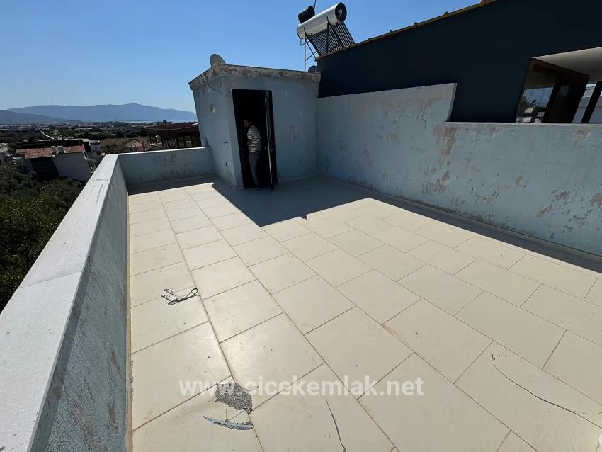 İzmir Seferihisar Atatürk Viertel In Baracken Voll Möbliertes 2+1 Villa Zum Verkauf