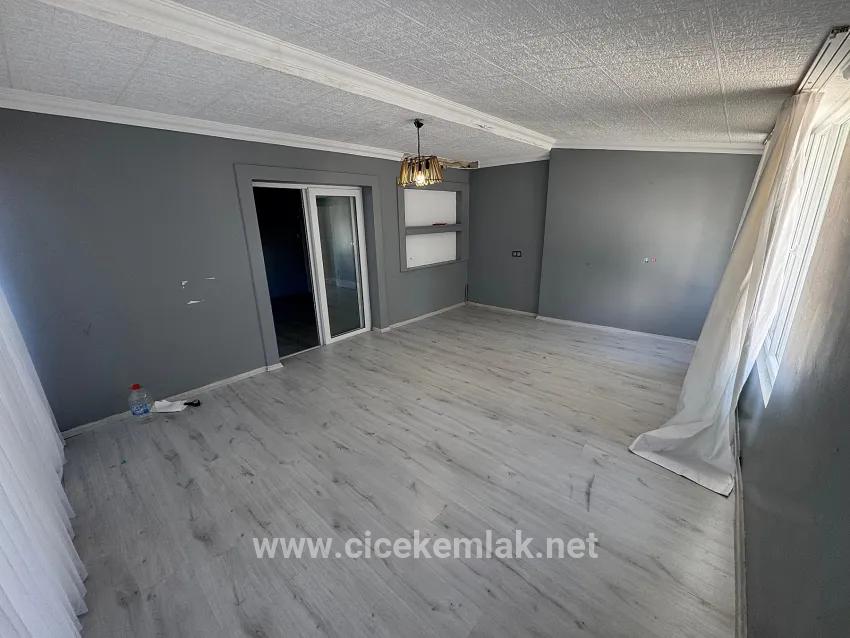 İzmir Seferihisar Çolakibrahim Bey Mahallesinde Satılık 3+1 Wohnung