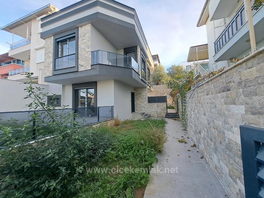 2+1-Zimmer Villa Zu Verkaufen in Bengiler Bz. Seferihisar Ürkmez - 160 m²