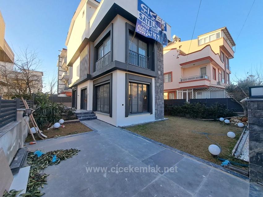 3+1 Villa Mit Pool Zum Verkauf In Gümüldür, Menderes, İzmir
