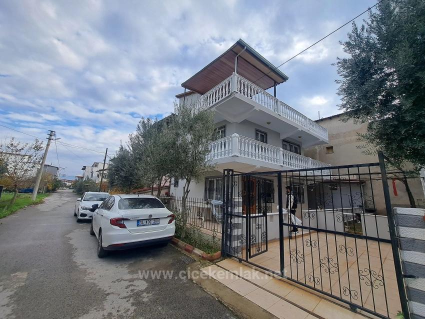4+1-Zimmer Villa Zu Verkaufen in Cumhuriyet Bz. Seferihisar Doğanbey - 170 m²