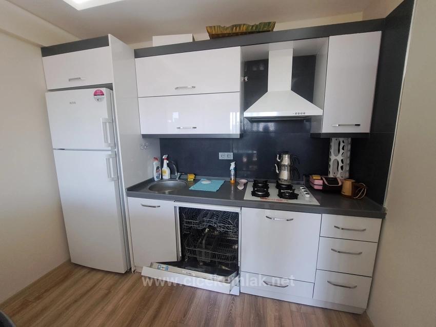 1+1-Apartment Zum Verkauf In Einer Anlage Mit Swimmingpool In Doğanbey, Seferihisar, İzmir