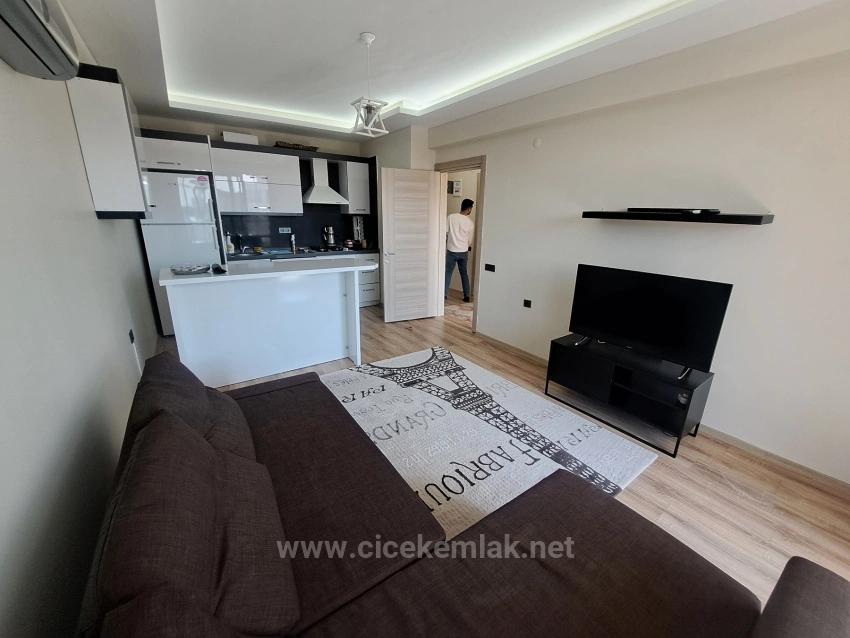 1+1-Apartment Zum Verkauf In Einer Anlage Mit Swimmingpool In Doğanbey, Seferihisar, İzmir