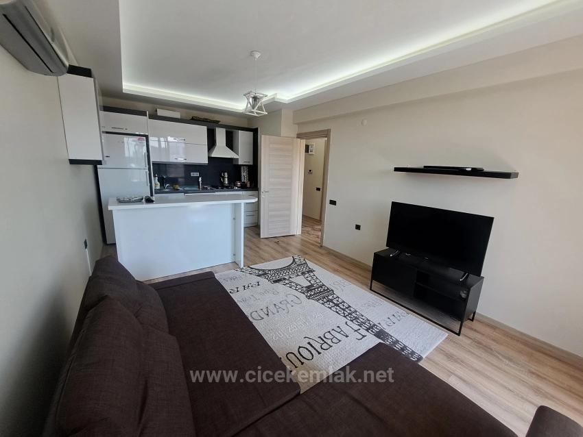 1+1-Apartment Zum Verkauf In Einer Anlage Mit Swimmingpool In Doğanbey, Seferihisar, İzmir