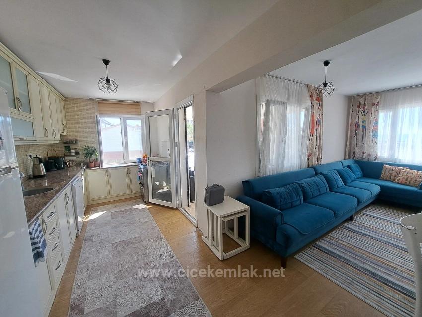 2+1 Wohnung Zum Verkauf In Izmir Menderes Gumuldur, 50 Meter Vom Meer Entfernt