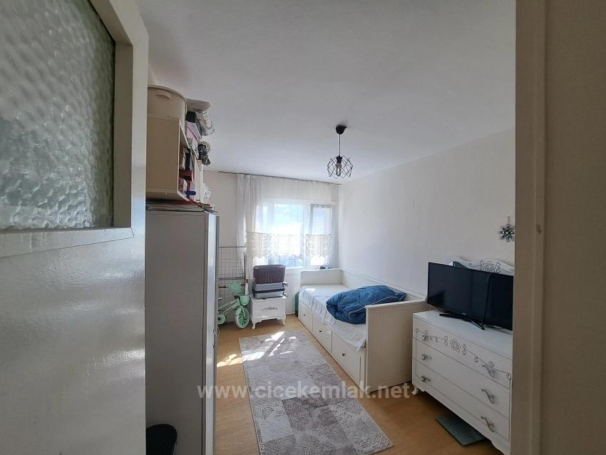 2+1 Wohnung Zum Verkauf In Izmir Menderes Gumuldur, 50 Meter Vom Meer Entfernt