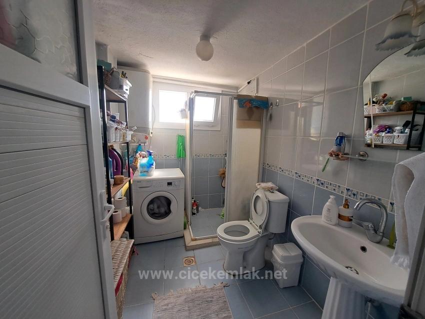 2+1 Wohnung Zum Verkauf In Izmir Menderes Gumuldur, 50 Meter Vom Meer Entfernt