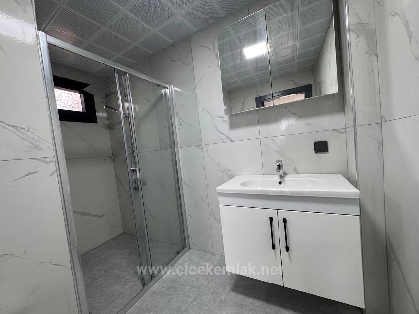 1+1 Wohnung Zum Verkauf In Ürkmez, Seferihisar, İzmir, 50 Meter Vom Meer Entfernt.