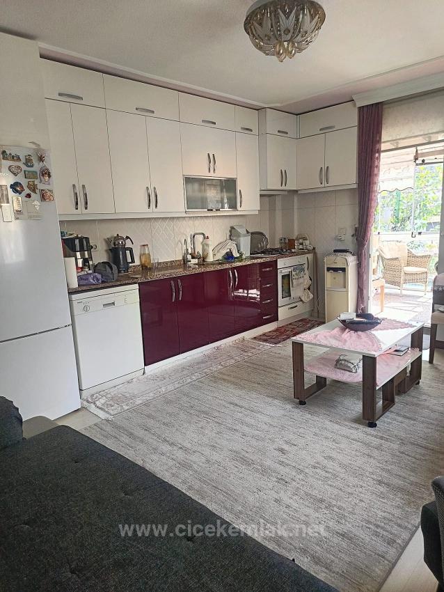 2+1 Wohnung Mit Garten Zum Verkauf Im Zentrum Von Izmir Seferihisar Ürkmez