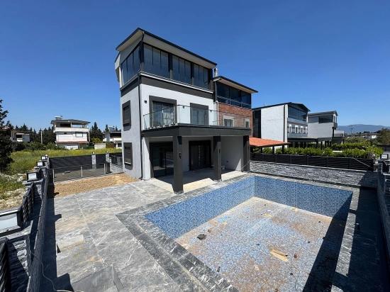3+1 Villa Mit Pool Zum Verkauf In Doğanbey, Seferihisar, İzmir