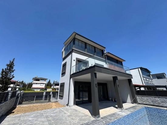 3+1 Villa Mit Pool Zum Verkauf In Doğanbey, Seferihisar, İzmir