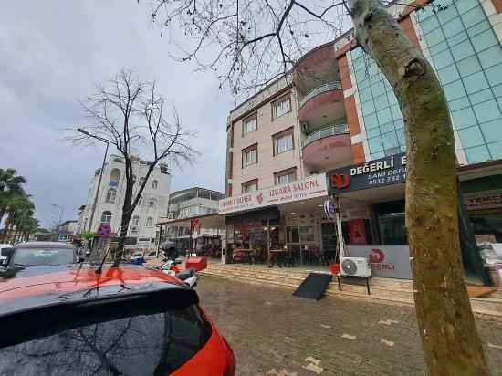 Geschäft Zum Verkauf Im Ürkmez Center, Seferihisar, İzmir.