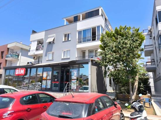 2+1 Wohnung Zum Verkauf Im Zentrum Von Ürkmez, Seferihisar, İzmir, Nur 150 Meter Vom Meer Entfernt.