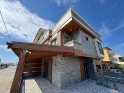 3+1 Villa Zum Verkauf Im Zentrum Von İzmir Seferihisar Ürkmez, Nur 40 Meter Vom Meer Entfernt