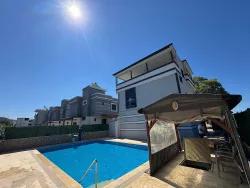 3+1-Zimmer Villa Zu verkaufen in Cumhuriyet Bz. Seferihisar Doğanbey - 300 m²