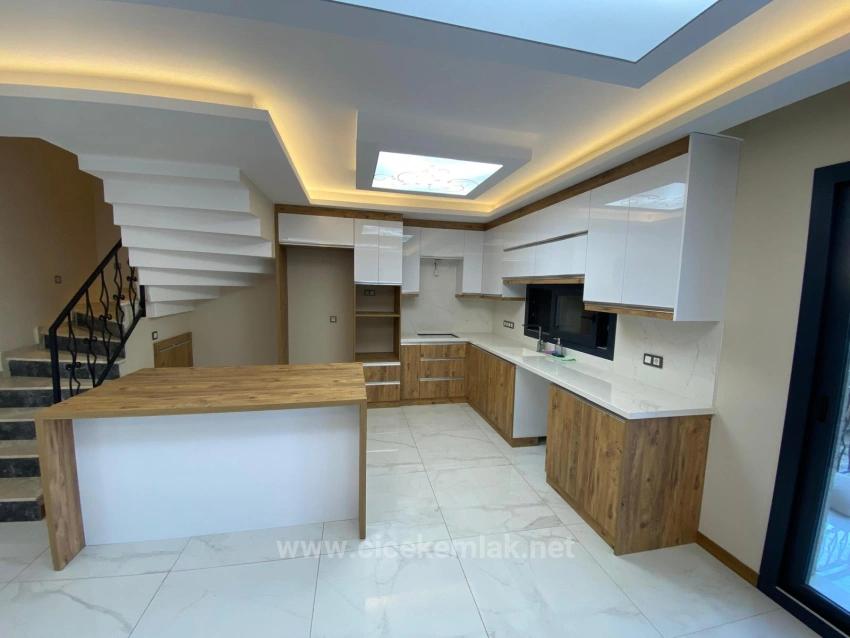 3+1 Villa For Sale In Seferihisar City Center, Izmir