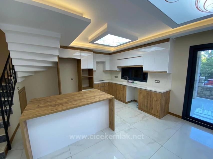 3+1 Villa For Sale In Seferihisar City Center, Izmir