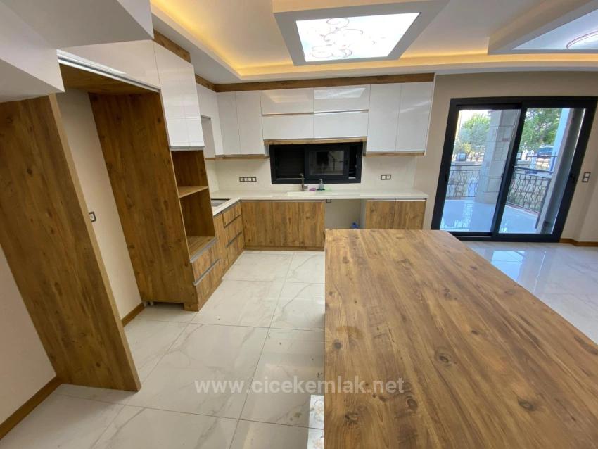 3+1 Villa For Sale In Seferihisar City Center, Izmir