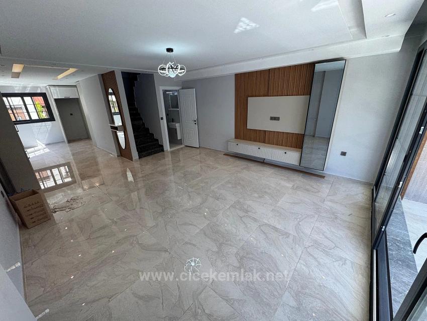 3+1 Villa For Sale In Ürkmez, Seferihisar, İzmir, Just 40 Meters From The Sea.