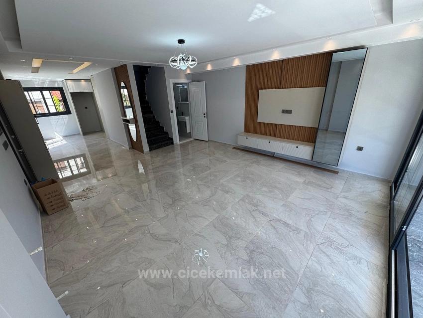 3+1 Villa For Sale In Ürkmez, Seferihisar, İzmir, Just 40 Meters From The Sea.