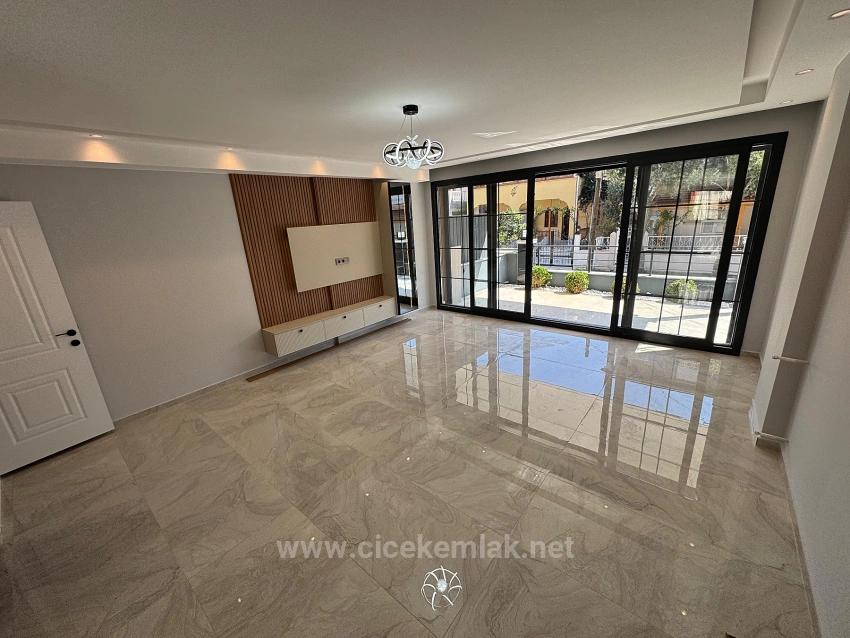 3+1 Villa For Sale In Ürkmez, Seferihisar, İzmir, Just 40 Meters From The Sea.
