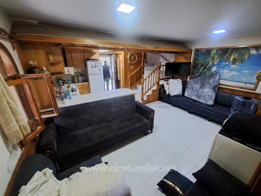 4+1 Villa For Sale In Doğanbey, Seferihisar, İzmir