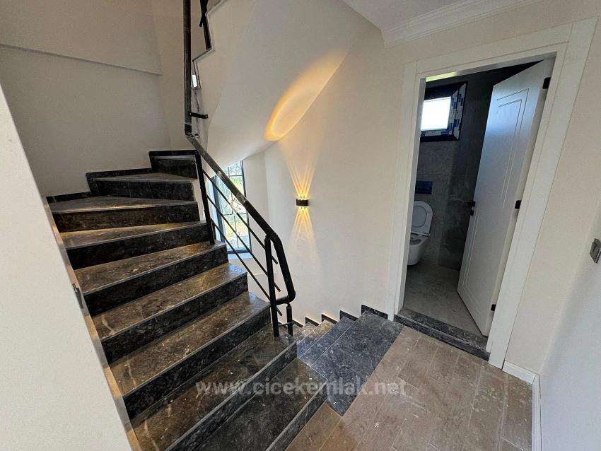 3+1 Villa With Pool For Sale In Doğanbey, Seferihisar, İzmir