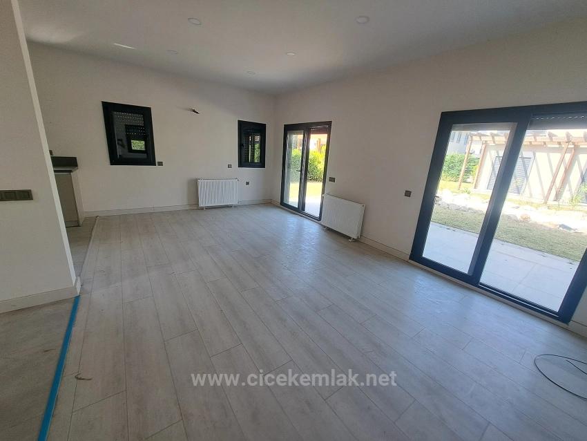 3+1 Villa For Sale In Doğanbey, Seferihisar, İzmir
