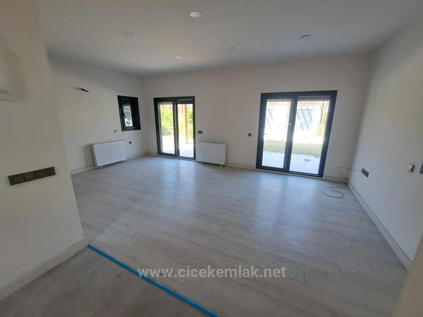 3+1 Villa For Sale In Doğanbey, Seferihisar, İzmir