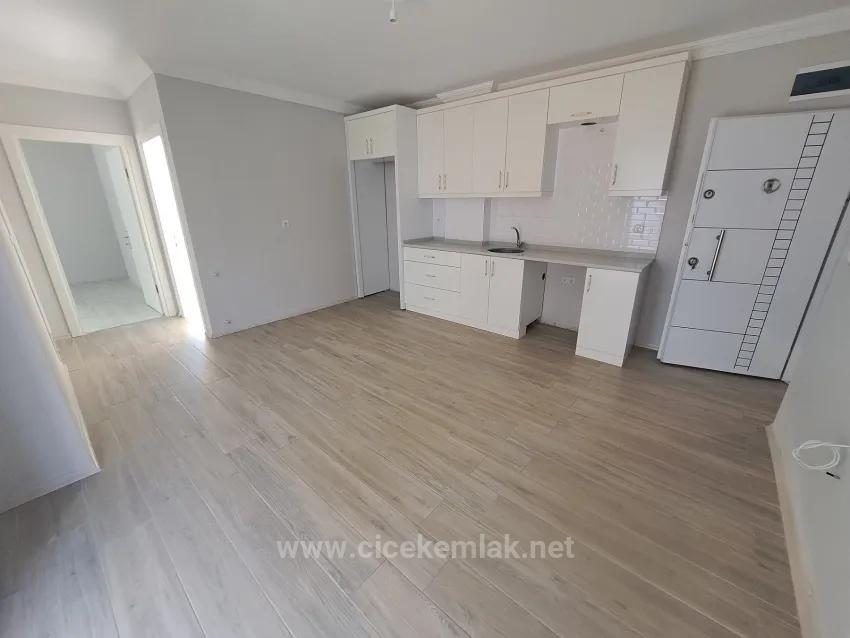 Izmir Seferihisar Ürkmez Centre For Sale 2+1 Flat