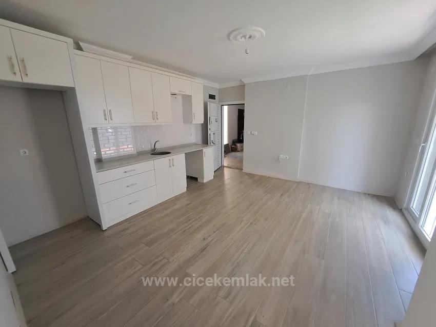 Izmir Seferihisar Ürkmez Centre For Sale 2+1 Flat