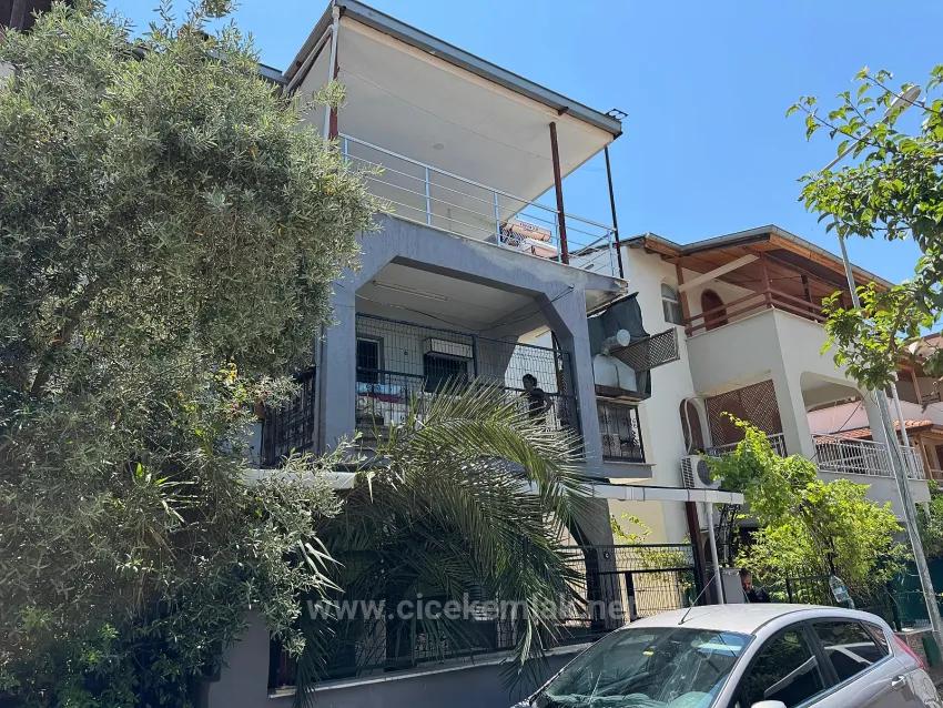 Izmir Seferihisar Ürkmez Centre Is Only 50 Metres Away From The Sea For Sale 2+1 Apartment
