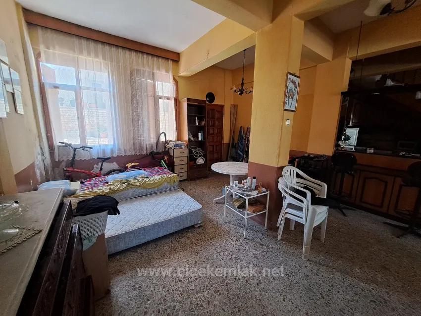 İzmir Seferihisar Ürkmez'de Sea 20 Metre Distance At Satılık 5+1 Villa Becomes: İzmir Seferihisar Ürkmez In İzmir At 20 Metre Distance To The Sea For Sale 5+1 Villa, Thus: İzmir Seferihisar Ürkmez'de Is 