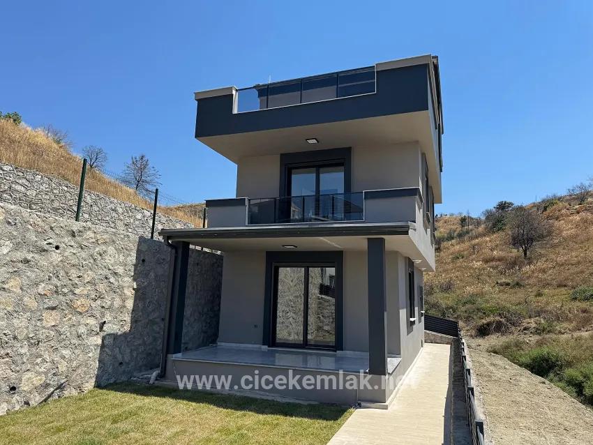 3+1 Bedroom Villa For sale in Atatürk Nbh. Seferihisar Doğanbey - 195 m²